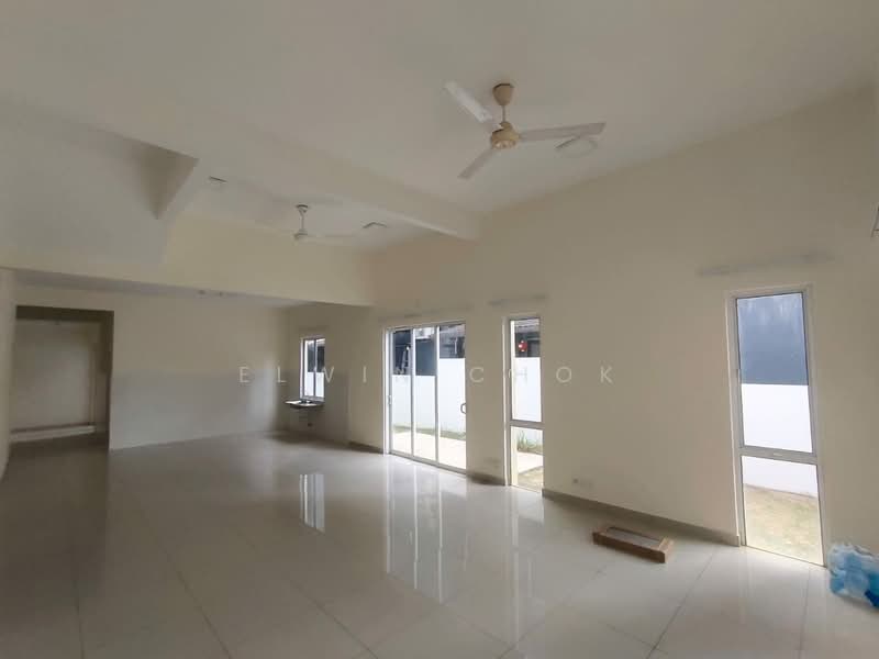 Rumah Berkembar untuk Disewa di Setia Damai (Setia Alam) - Elwin Chok - Living Room - PropertyGuru.com.my