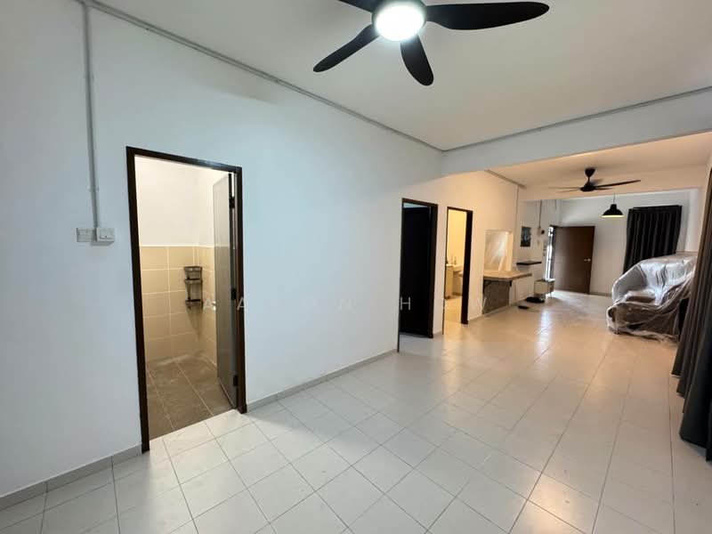 Townhouse for Rent in Taman Legenda Putra (Kulai) - Aaron How - Living Room - PropertyGuru.com.my