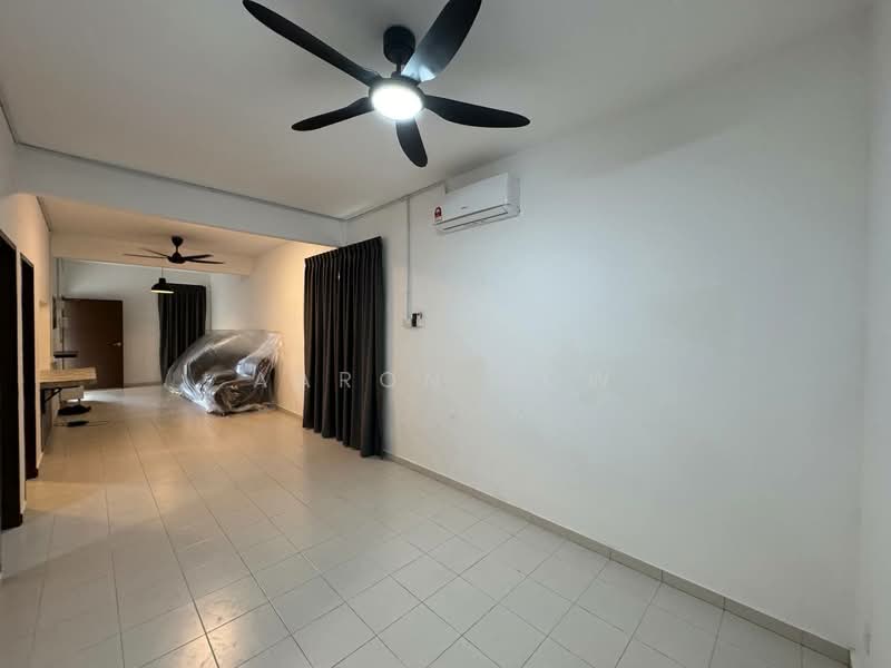Townhouse for Rent in Taman Legenda Putra (Kulai) - Aaron How - Living Room - PropertyGuru.com.my