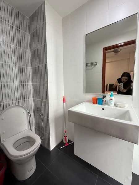 Service Residence for Sale at V@SUMMERPLACE - Phang Elainne - Bathroom - PropertyGuru.com.my