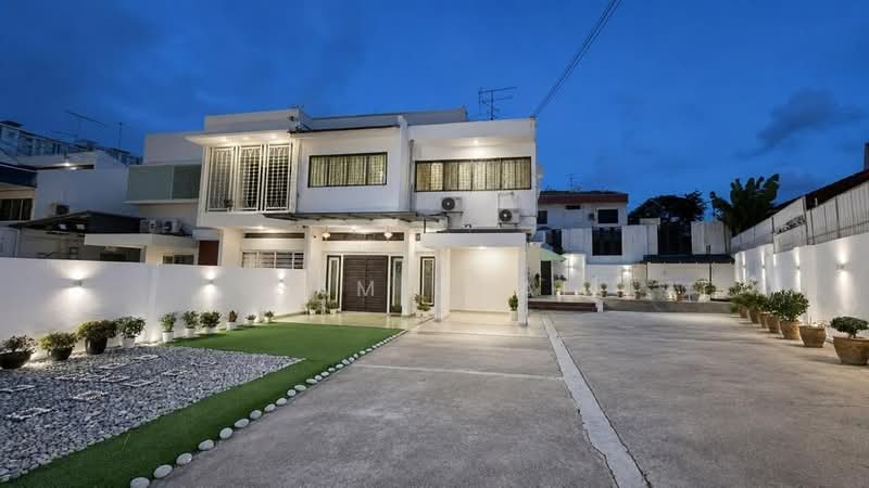 Semi-Detached House for Sale in Taman Tasek (Johor Bahru) - Sam Chai - Exterior - PropertyGuru.com.my