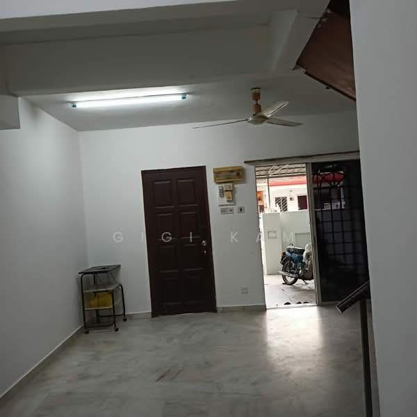 Rumah Teres 2 Tingkat untuk Dijual di Kuala Lumpur (Kuala Lumpur) - Gigi Kam - Living Room - PropertyGuru.com.my