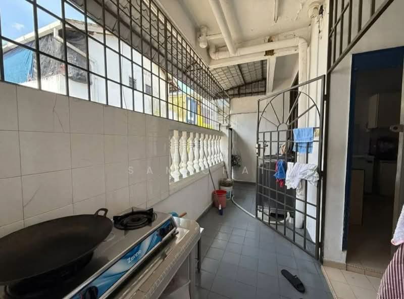 Rumah Teres 2 Tingkat untuk Dijual di Taman Nusa Bestari 2 (Iskandar Puteri (Nusajaya)) - Sam Chai - Balcony - PropertyGuru.com.my