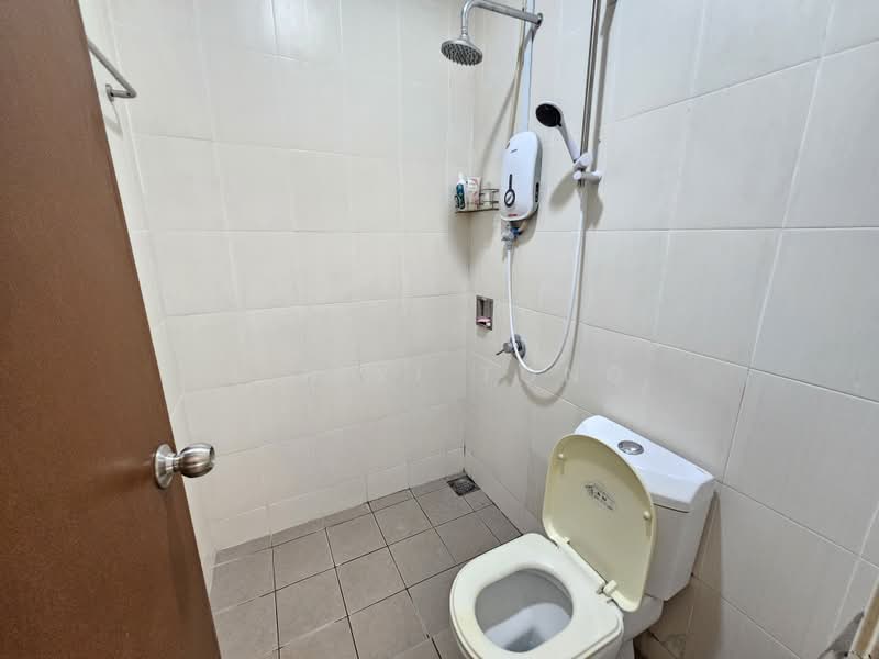 Semi-Detached House for Sale in Hijauan Residence (Ulu Langat) - Xin Yi Tong - Bathroom - PropertyGuru.com.my