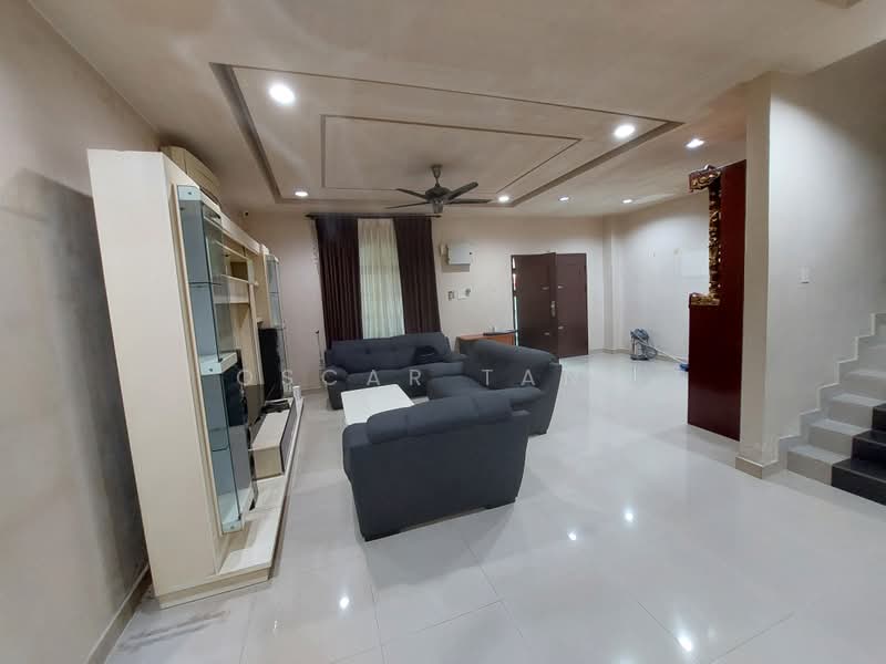Rumah Kluster untuk Dijual di Taman Menara Maju (Klang) - Oscar Tang - Living Room - PropertyGuru.com.my
