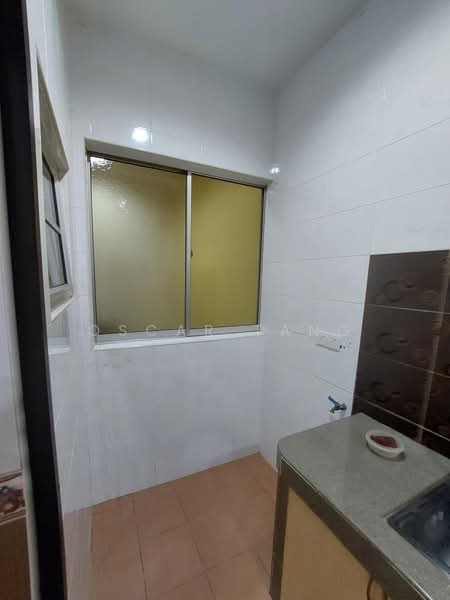 Rumah Kluster untuk Dijual di Taman Menara Maju (Klang) - Oscar Tang - Kitchen - PropertyGuru.com.my