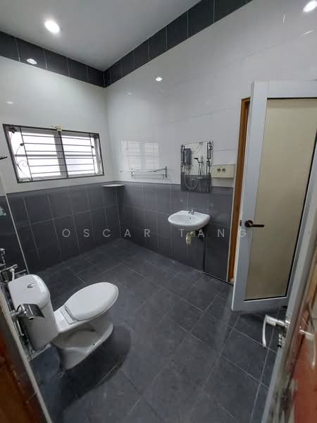 Rumah Kluster untuk Dijual di Taman Menara Maju (Klang) - Oscar Tang - Bathroom - PropertyGuru.com.my