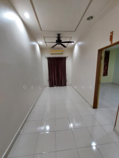 Rumah Kluster untuk Dijual di Taman Menara Maju (Klang) - Oscar Tang - Corridor - PropertyGuru.com.my