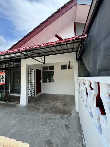 1-storey Terraced House for Sale in Ulu Tiram (Johor) - Edward Siow - Exterior - PropertyGuru.com.my