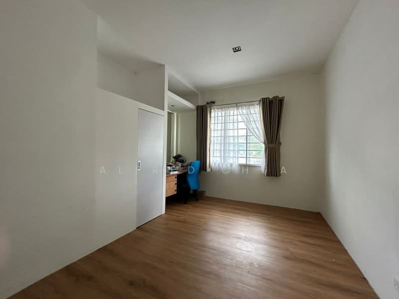 Rumah Berkembar untuk Dijual di Tabuan Jaya (Kuching) - Alfred Chua - Study - PropertyGuru.com.my