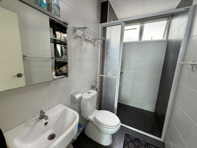 Servis Apartment untuk Dijual di Larkin Heights - Shirley Yap - Bathroom - PropertyGuru.com.my