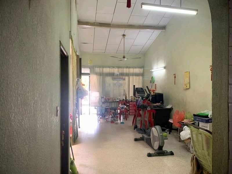 1-storey Terraced House for Sale in Taman Pelangi (Johor Bahru) - Sam Chai - Living Room - PropertyGuru.com.my
