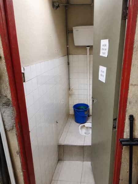 Shop for Rent in Kawasan 18 (Klang) - Eric Yap - Bathroom - PropertyGuru.com.my