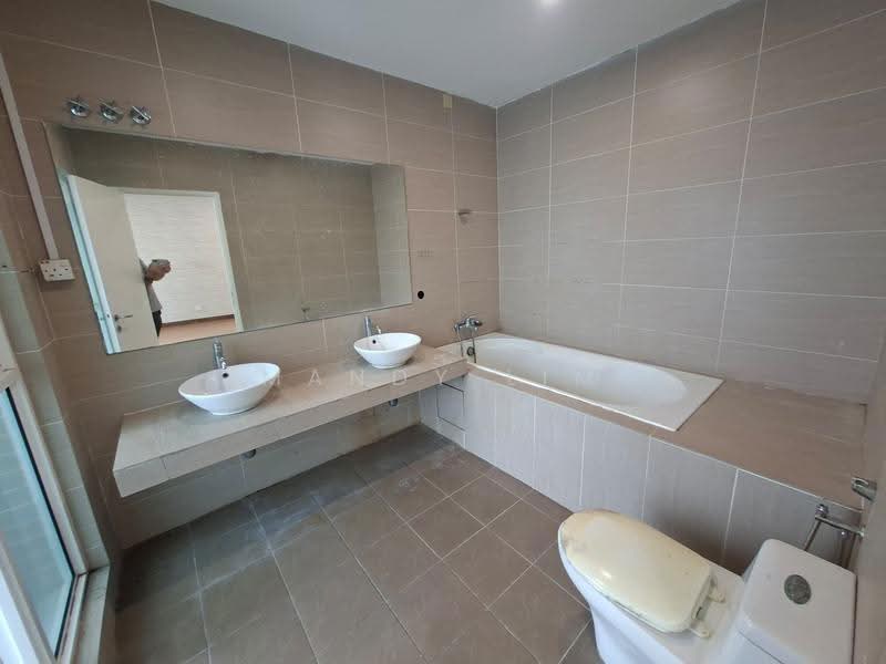 3-storey Terraced House for Rent in Cyberjaya (Selangor) - Mandy Lim - Bathroom - PropertyGuru.com.my