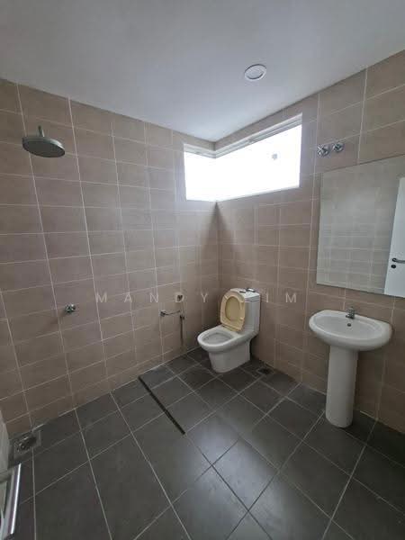 3-storey Terraced House for Rent in Cyberjaya (Selangor) - Mandy Lim - Bathroom - PropertyGuru.com.my