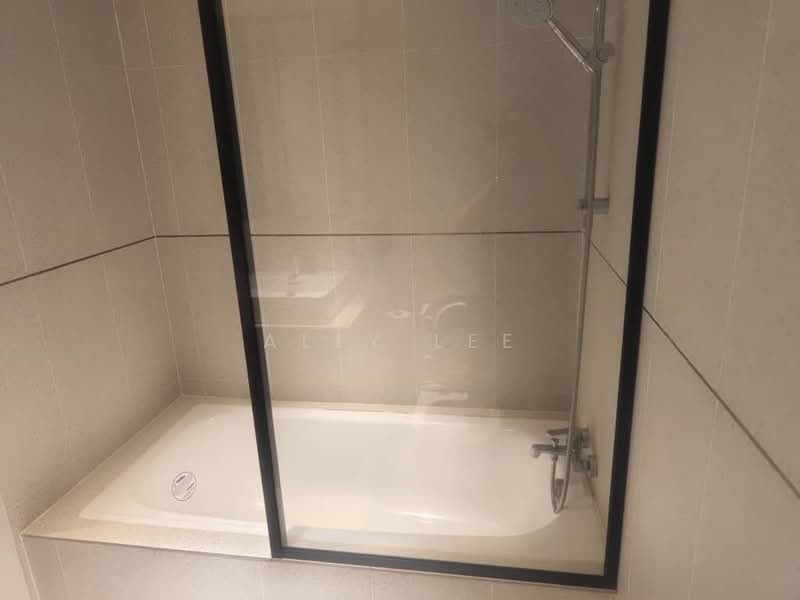 Service Residence for Rent at Millerz Square Serviced Residence - Ally Lee - Bathroom - PropertyGuru.com.my