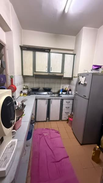 Condominium for Sale at Pandan Puteri - Viven Chia - Kitchen - PropertyGuru.com.my