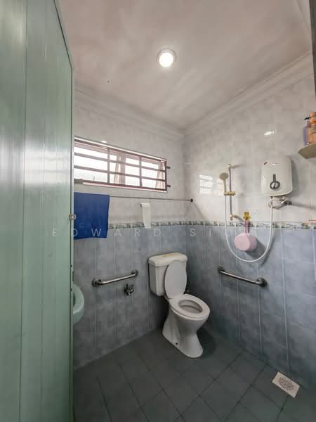 2-storey Terraced House for Sale in Batu Pahat (Johor) - Edward Siow - Bathroom - PropertyGuru.com.my