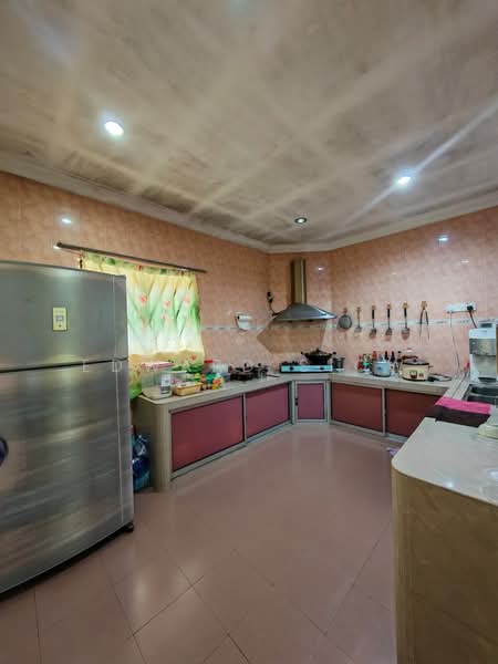 2-storey Terraced House for Sale in Batu Pahat (Johor) - Edward Siow - Kitchen - PropertyGuru.com.my