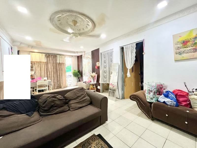 Pangsapuri untuk Dijual di Pangsapuri Anggerik - Azli Ibrahim - Living Room - PropertyGuru.com.my