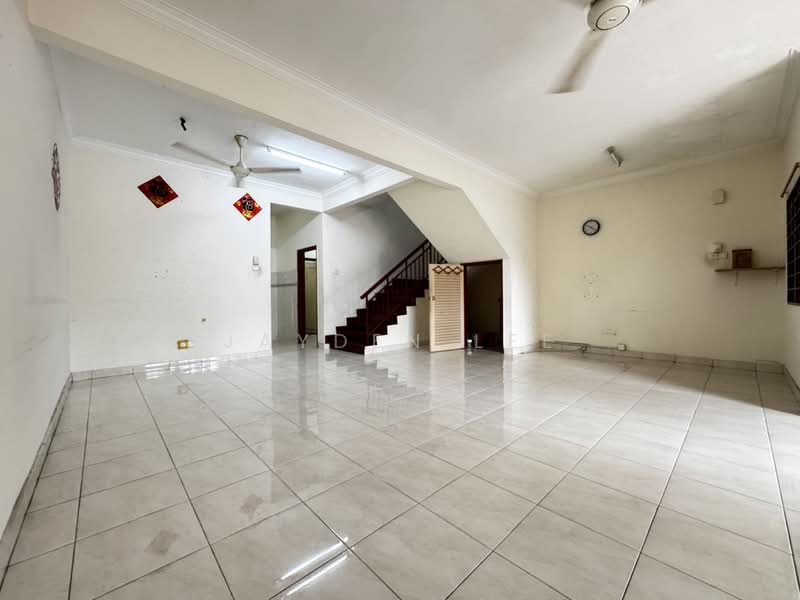Rumah Teres untuk Disewa di Bandar Puteri Puchong (Puchong) - Jayden Lee - Living Room - PropertyGuru.com.my