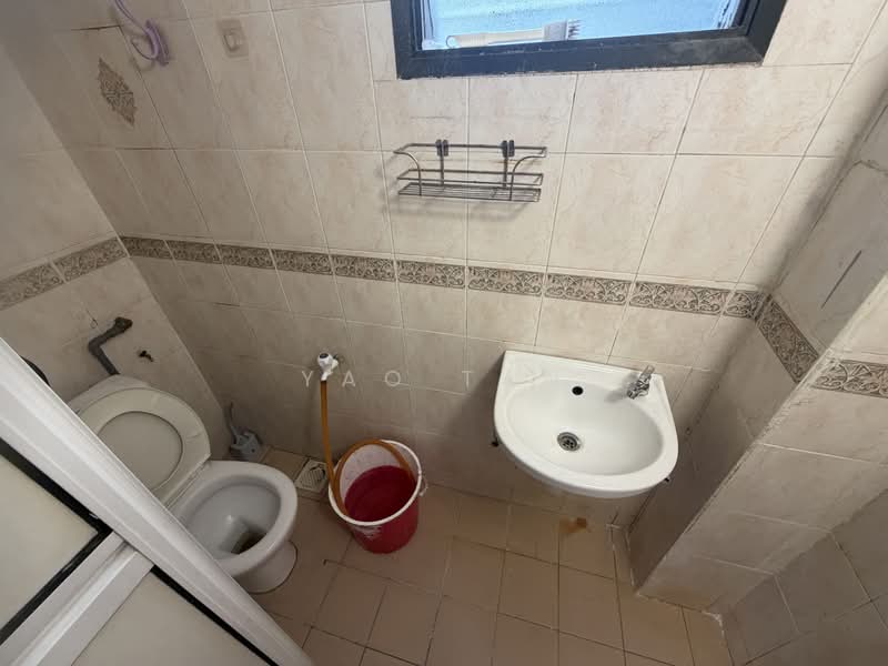 Pangsapuri untuk Dijual di Subang Perdana Goodyear Court 10 - Yao Tan - Bathroom - PropertyGuru.com.my