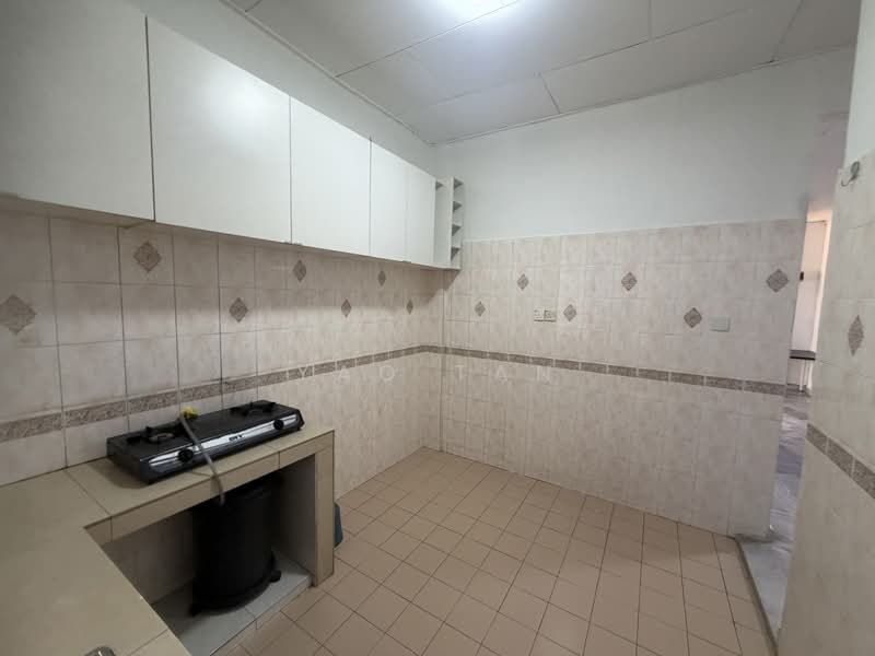 Pangsapuri untuk Dijual di Subang Perdana Goodyear Court 10 - Yao Tan - Kitchen - PropertyGuru.com.my