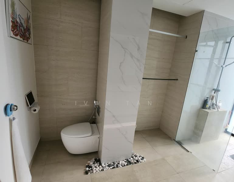 Servis Apartment untuk Dijual di Lumi Tropicana Serviced Residence - Ivan Tan - Bathroom - PropertyGuru.com.my
