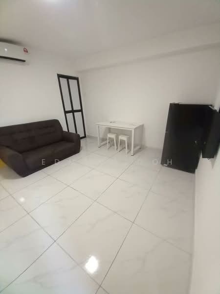 Service Residence for Sale at Halo Sunday @ Empire City - Edmund Goh - Living Room - PropertyGuru.com.my