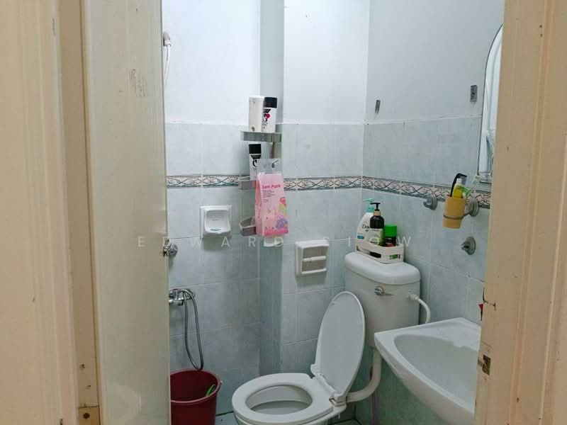 2-storey Terraced House for Sale in Tebrau (Johor) - Edward Siow - Bathroom - PropertyGuru.com.my