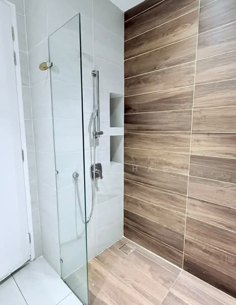 Service Residence for Rent at UNIO Residence - CCS Shan - Bathroom - PropertyGuru.com.my