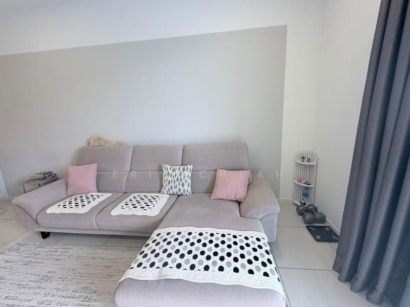Condominium for Rent at Queens Residences Q1 @ Queens Waterfront - Eric Cheah - Living Room - PropertyGuru.com.my