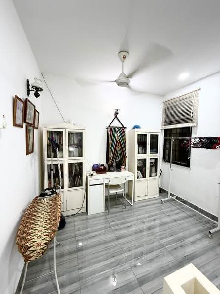 Rumah Teres untuk Dijual di Taman Jasmin (Kajang) - Calvin Kok - Study - PropertyGuru.com.my