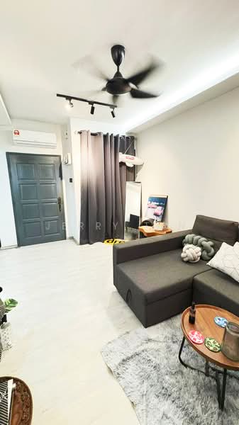 Kondominium untuk Disewa di Villa Emas - Jerry Tan - Living Room - PropertyGuru.com.my