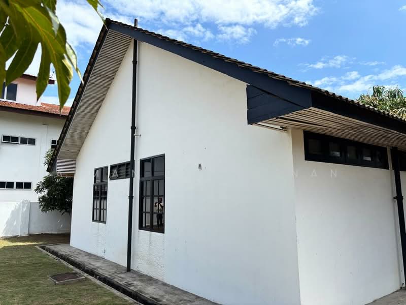 Bungalow for Sale in Kampung Geliga (Cukai) - Aiman Bin Hasnan - Exterior - PropertyGuru.com.my