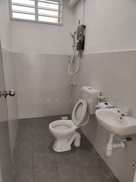 Pangsapuri untuk Disewa di Flora Damai - Ivy Low - Bathroom - PropertyGuru.com.my