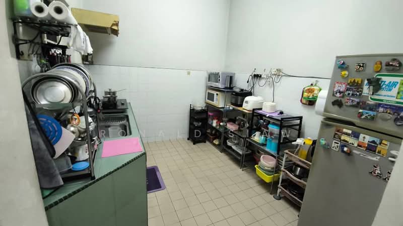 2-storey Terraced House for Sale in Kampung Batu Muda (Batu Caves) - Ronald Siaw - Kitchen - PropertyGuru.com.my
