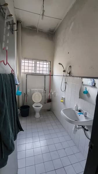 2-storey Terraced House for Sale in Kampung Batu Muda (Batu Caves) - Ronald Siaw - Bathroom - PropertyGuru.com.my