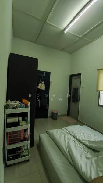 2-storey Terraced House for Sale in Kampung Batu Muda (Batu Caves) - Ronald Siaw - Bedroom - PropertyGuru.com.my