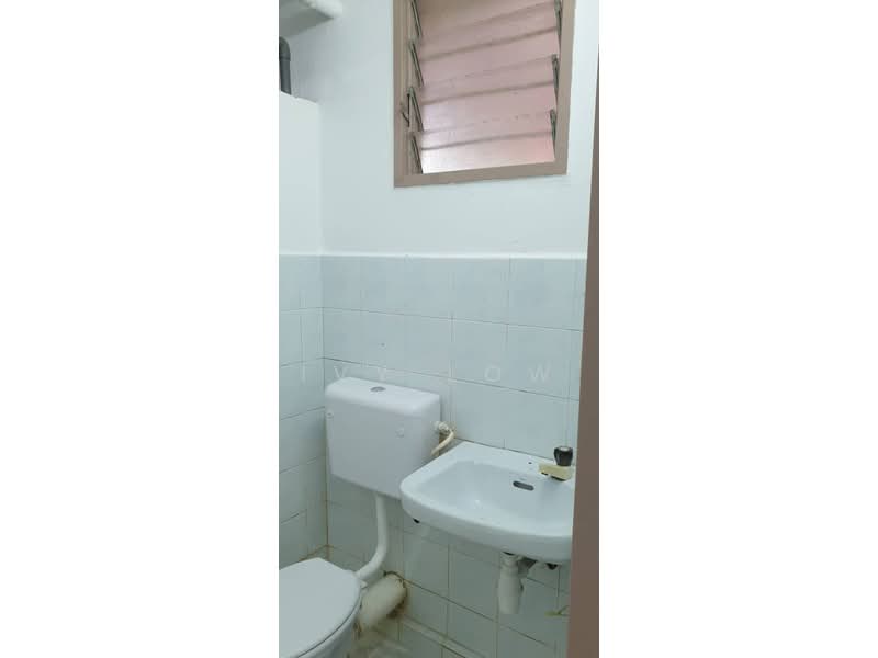 Rumah Flat untuk Disewa di Sri Lanang - Ivy Low - Bathroom - PropertyGuru.com.my