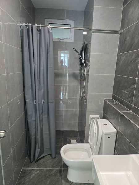 Kondominium untuk Disewa di Lucerne Residences - Stephanie Lim - Bathroom - PropertyGuru.com.my