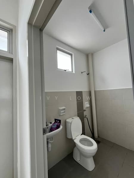 Rumah Teres 2 Tingkat untuk Disewa di Pasir Gudang (Johor) - Ivy Low - Bathroom - PropertyGuru.com.my