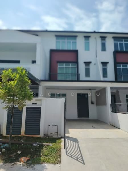 3-storey Terraced House for Rent in Taman Kundang Jaya (Rawang) - Tracy Choo - Exterior - PropertyGuru.com.my