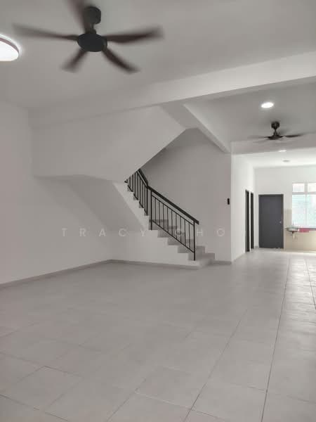 3-storey Terraced House for Rent in Taman Kundang Jaya (Rawang) - Tracy Choo - Living Room - PropertyGuru.com.my