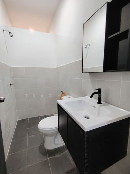 3-storey Terraced House for Rent in Taman Kundang Jaya (Rawang) - Tracy Choo - Bathroom - PropertyGuru.com.my
