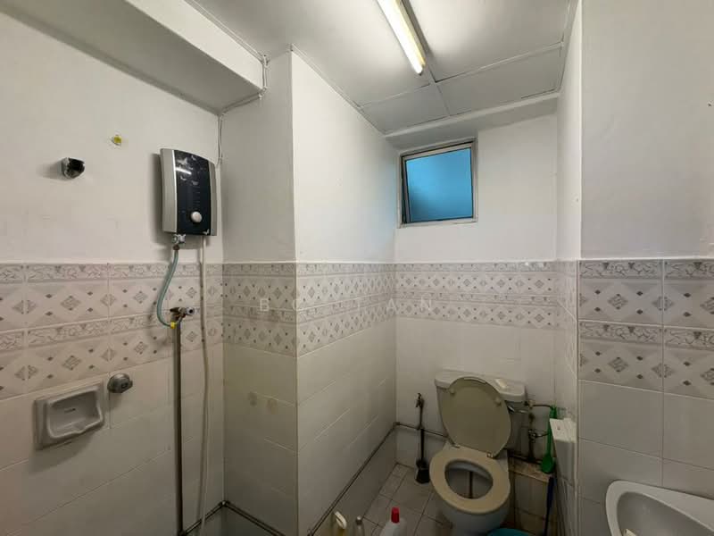 Condominium for Sale at Kelana Puteri - BC TAN - Bathroom - PropertyGuru.com.my
