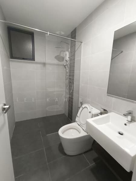Service Residence for Sale at Far East - Lee Kah Shing - Bathroom - PropertyGuru.com.my