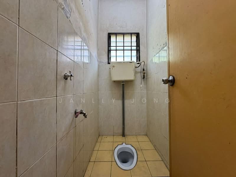 2-storey Terraced House for Sale in Nusantara Prima (Gelang Patah) - Janlly Jong - Bathroom - PropertyGuru.com.my