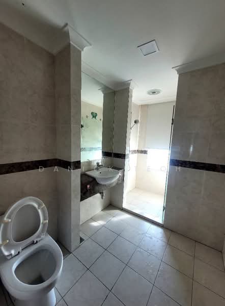 Condominium for Rent at The Cove Condominium - Danick Teoh - Bathroom - PropertyGuru.com.my