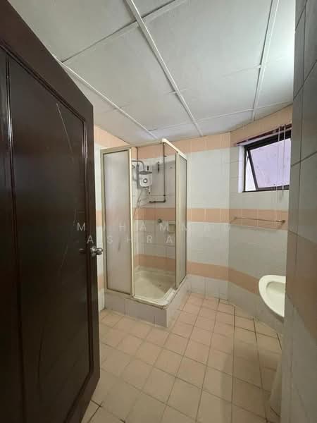 Condominium for Sale at Villa Puteri - Muhammad Ashraf . - Bathroom - PropertyGuru.com.my
